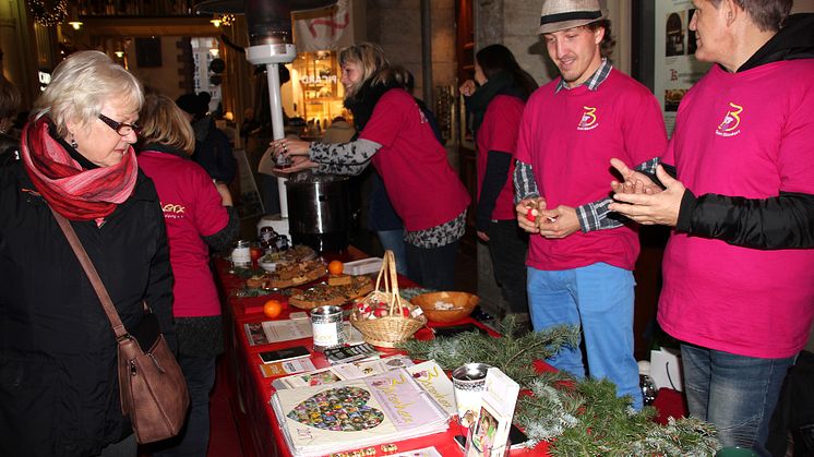 Erfolgreicher Bärenherz-Weihnachtsbasar 2016: Rückblick in Bildern