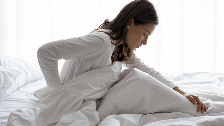 Sex av tio kvinnor sover sämre vid mensvärk