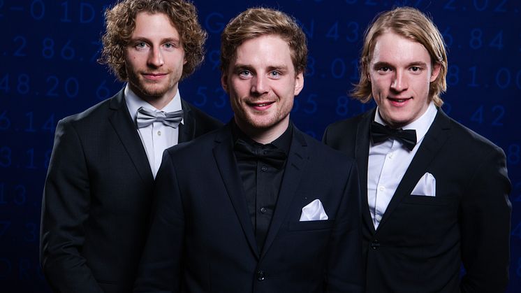 Sebastian Samuelsson, Peppe Femling och Jesper Nelin poserar för porträtt