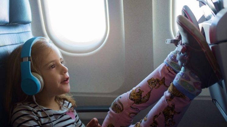 girl-kick-seat_gettyimages-1008621342-820x656