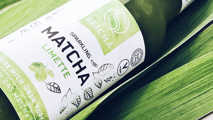 Kolsyrat coldbrew-te med matcha och citrus