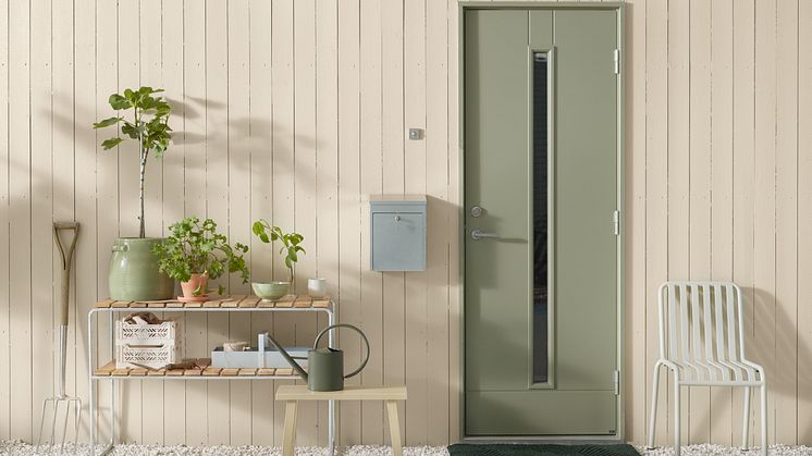 Jotun 1141 Natural Beige_dør 8426 Dewy Green_krakk 1908 Sisal.jpg