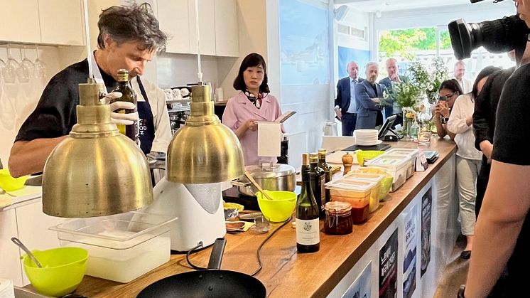 Showcooking av norsk tørrfisk i Seoul