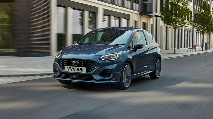 FORD_2021_FIESTA_VAN_02