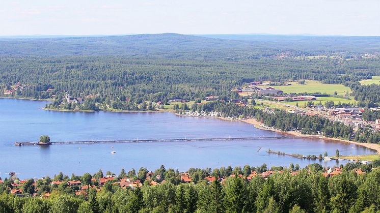 Riksbyggens Solar Egg landar på Långbryggan i Rättvik