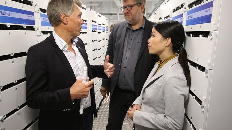 Prosjektleder for ombyggingen i Norled, Jarle Myrbø, Ruters administrerende direktør, Bernt Reitan Jenssen og byråd for miljø og samferdsel i Oslo, Lan Marie Berg. Foto: Ruter