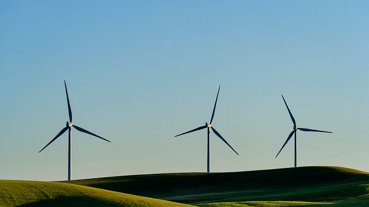 wind-turbines-green-hills-getty-1146334587