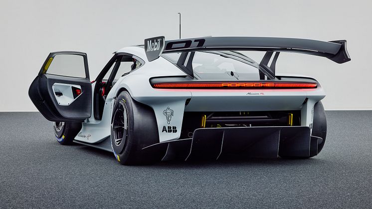 05 Porsche Mission R.jpg