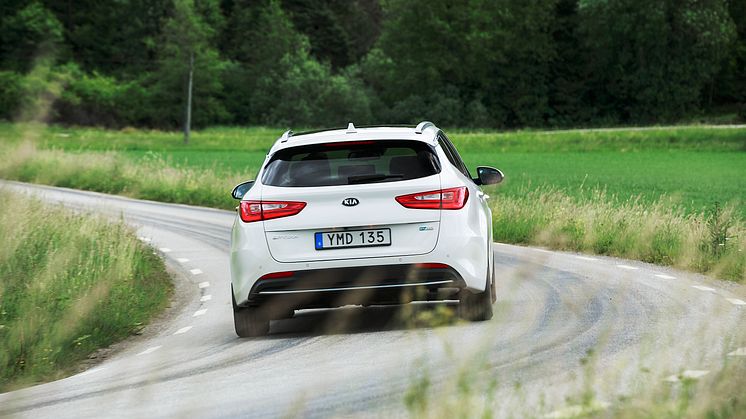 OptimaSwPHEV_pan2