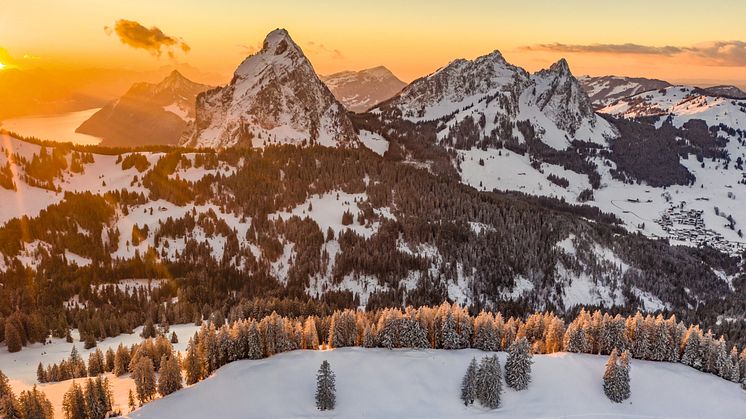 Ibergeregg im Winter (c) Schweiz Tourismus / Jan Geerk