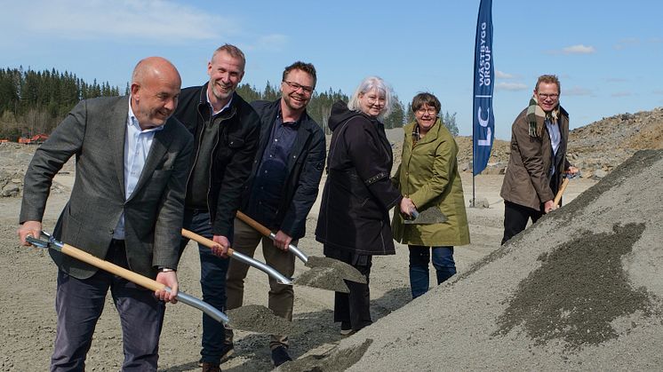 Första spadtaget för Hemtex