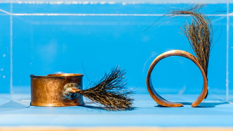 Joar Nango, Armband med tagel från förortshäst #1-8, 2018