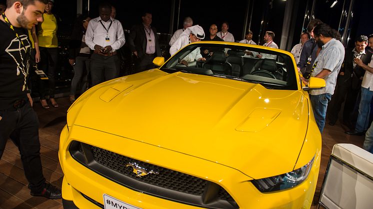 Ford viste muskler ved å plassere Mustang  på toppen av verdens høyeste bygning Burj Khalifa i Dubai