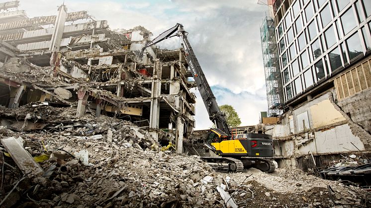 Volvo EC750E HR (High Reach)