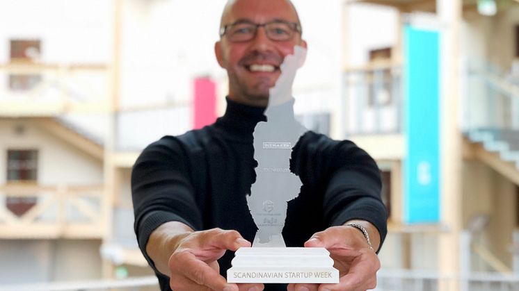 Matts Nyman leder BizMakers inkubator i Västernorrland. Inför Scandinavian Startup Week har en officiell gåva tagits fram för överlämning till kanadensiska inkubatorer, innovationshubbar och handelskontor.