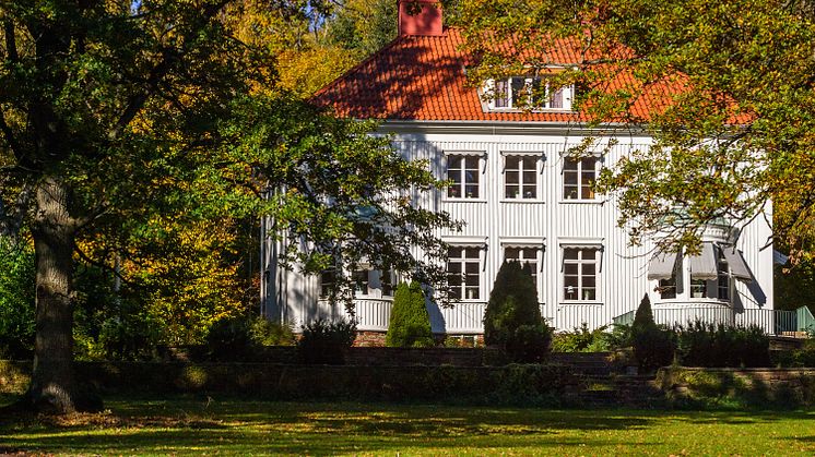 SkandiaMäklarna om Svensk Mäklarstatistik september 2023: Ökat utbud har lett till svagt nedåtgående priser