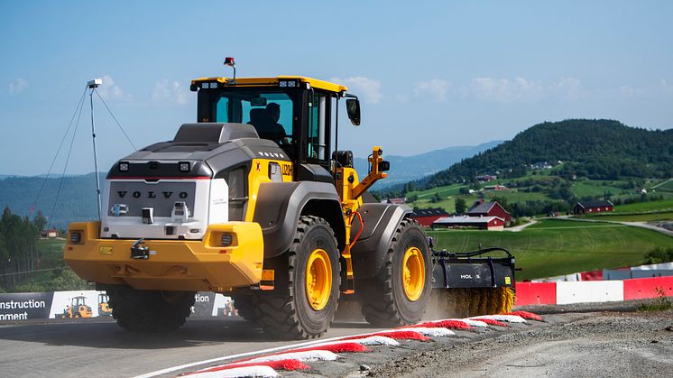 Volvo L120H Electric Conversion i World RX