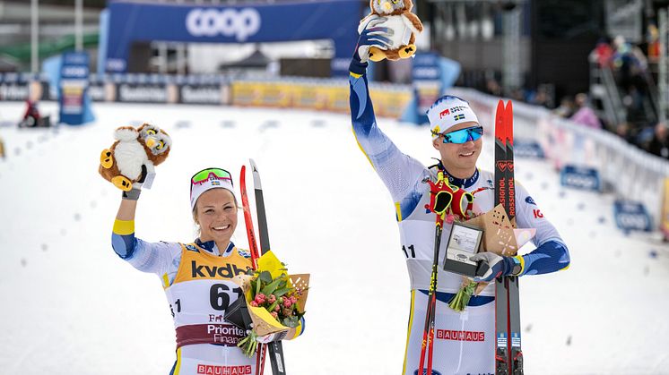 Segrarna i supersprinten för Ukraina - Johanna Hagström och Marcus Grate.   Foto:Ulf Palm/Svenska Skidspelen