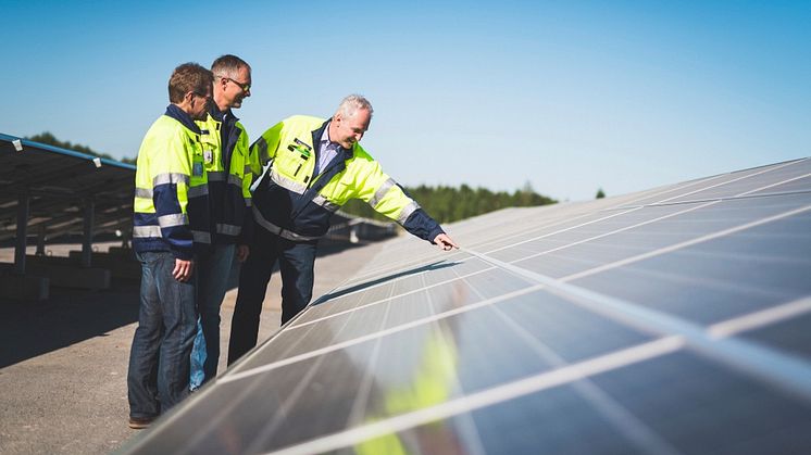Vid fabriken i Nurmo bygger Atria Finlands största solcellspark och här finns även planer på en vindkraftpark