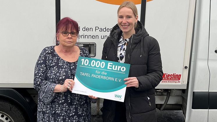 Ist froh über dringend notwendige Unterstützung: Vera Jennebach, 1. Vorsitzende der Paderborner Tafel, und Leonie Koch, Kommunalreferentin, WW.