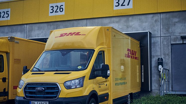 DPDHL Ford-E-Transit BoxVan (6)