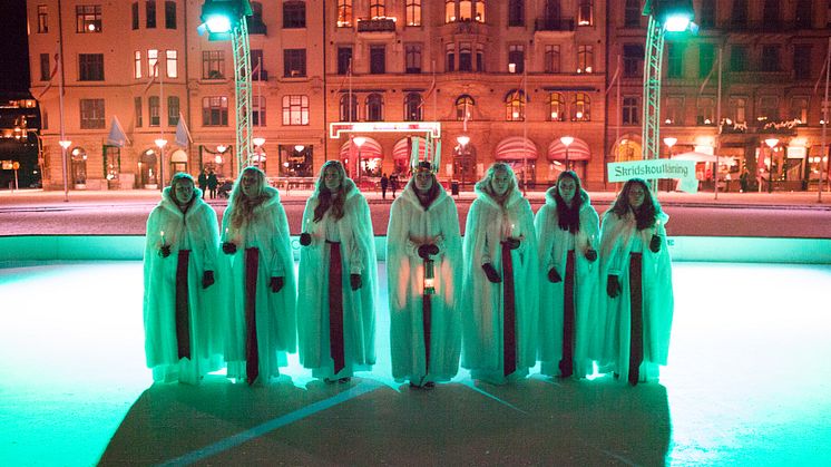 Hemlösa får besök av Lucia