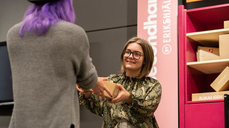 Frida Espes, e-handelschef på Erikshjälpen Second Hand