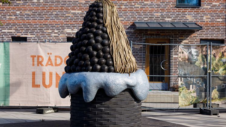 "Europa och tjuren - remix" i stadsdelen Ranagård, fortfarande en byggarbetsplats. Bild: Anders Andersson