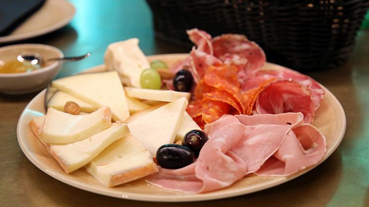 Neben Wein bietet das Château9 handgefertigte italienische und spanische Spezialitäten an