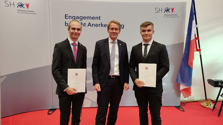 Vorbildliches Engagement: Ministerpräsident zeichnet zwei Louisenlunder aus