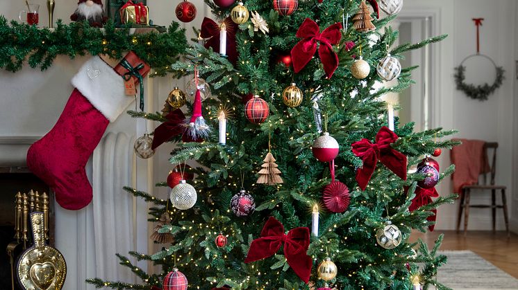 Rusta_2022_S4_Christmastree Verbier_210 cm_PVC PE_4999 SEK_NOK_499,90 EUR_NYHET