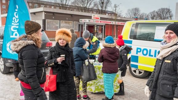 I Biskopsgåden satsas det extra på unga som bor i området just under påsklovet. Bild från Medborgarlöftet 2018.