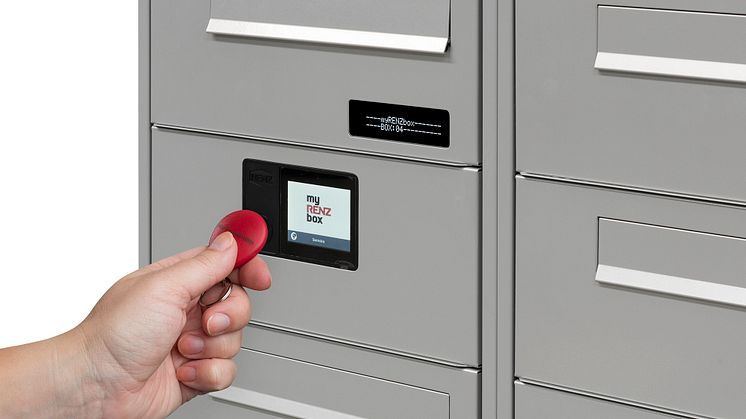 myRENZbox e-Line elektronisk postkasseanlæg_vægmonteret_RAL9006_v8.jpg