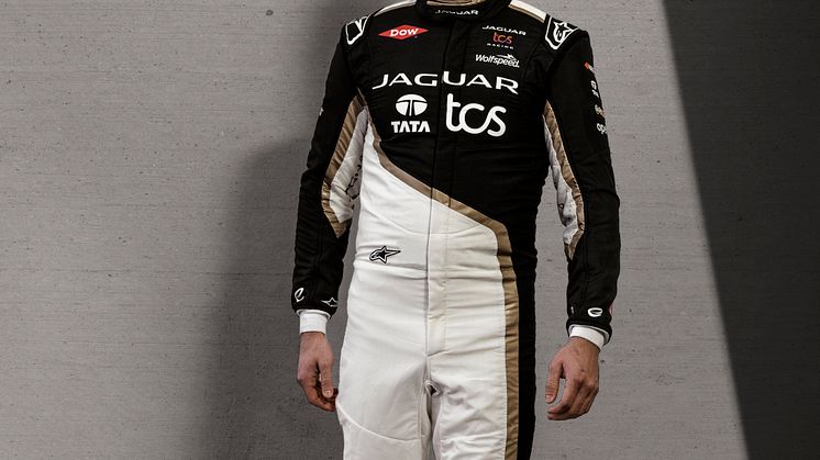 J_TCS_Racing_Joel_Eriksson_120124_001 9x16