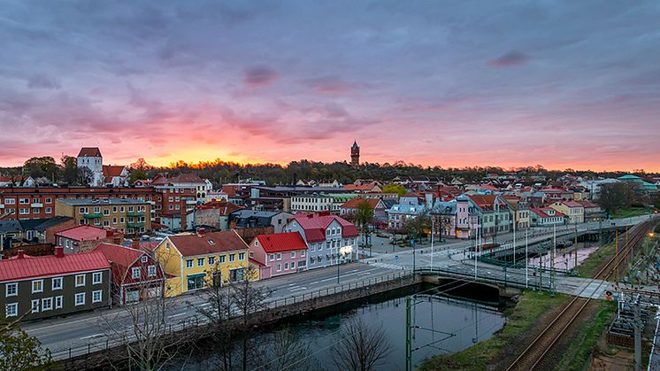 Stadskärnan är vårt ekonomiska, kulturella och sociala centrum. Det är svårt att samordna beslut om långsiktiga strategier och möta de utmaningar som stadskärnorna i Sverige står inför, en tydlig huvudman saknas, menar Svenska Stadskärnor