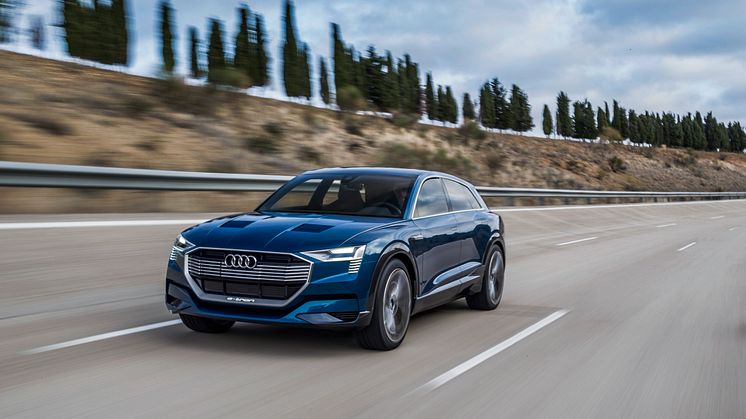 Audi e-tron quattro concept - dynamic front left