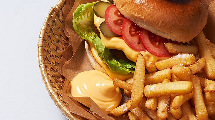 Frankful Ch**se dip fungerar utmärkt både som dippsås och som ingrediens på din veganska burgare.