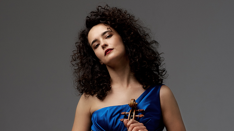 Violinvirtuosen Alena Baeva spelar Prokofiev med Gävle Symfoniorkester