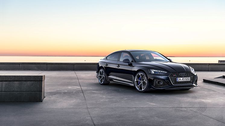 Audi RS 5 Sportback med competition plus pakke (Sebringsort krystaleffekt)