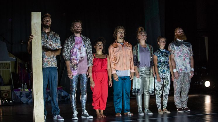 Cirkus Cirkör : Underart - hyllning till en kraschlandning