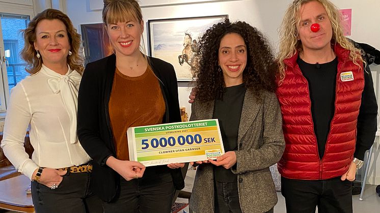 Hélène Carlbark, välgörenhetschef Postkodlotteriet, Louise Frisk, generalsekreterare Clowner utan Gränser, Mays Sylwan, programansvarig Clowner utan Gränser, och Christian "Kicken" Lundqvist, Postkodlotteriet