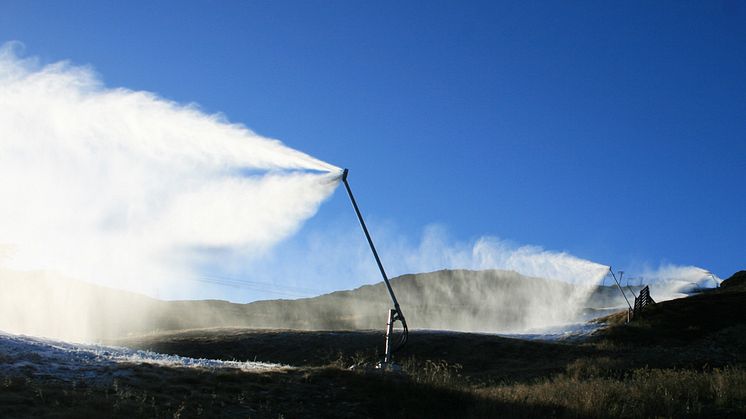Snøproduksjonen er i gang i Hemsedal