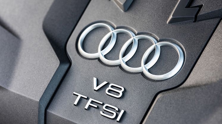 Audi S8 (Navarreblå metallak)