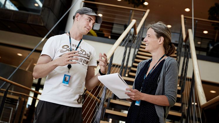 Two of Systematic’s data science specialists: Peter Hinge, a specialist in machine learning, and Maiken Gustafsson, who holds a PhD in astrophysics. Photo: Kåre Viemose