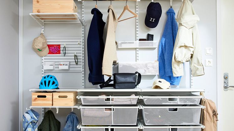 Elfa_Clothing_Interior_click-in_system_Classic_Slidingdoor_Artic_2023_032437.jpg