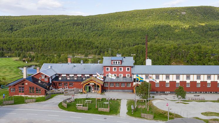 fjällgården exteriör sommar