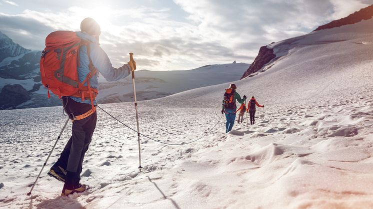 2018_Ete_Aventure_Haute-Route_(c)Valais Wallis Promotion - Pascal (c)©Valais:Wallis Promotion - Pascal GertschenGertschenVWP_Sommer2018_CabaneBertol_HiRes_DSCF5368_ret