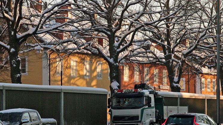 Midnatt råder, tyst det blir i husen..