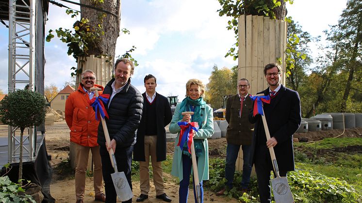 Erster Spatenstich für neues Lern- und Forschungszentrum und Wohngebäude
