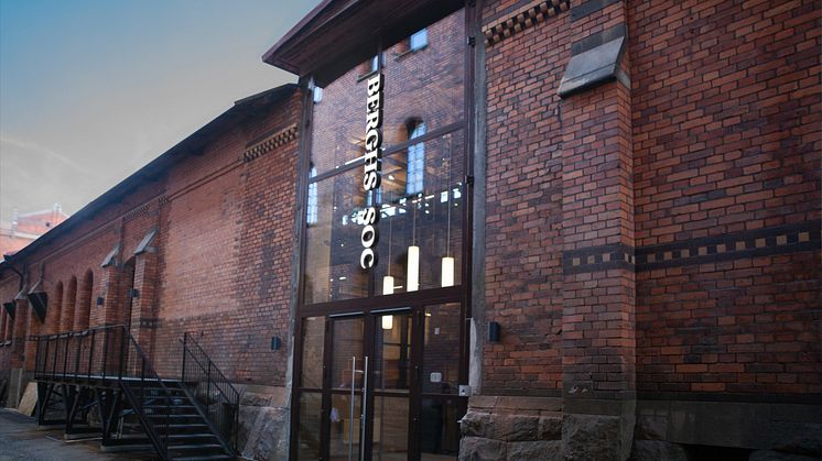 Berghs School of Communication's entré i Norra Djurgårdsstan.